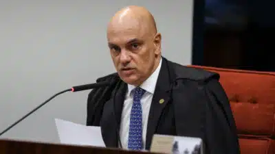 Ministro Moraes Exige Prontuário Médico de Bolsonaro em Busca de Prisão Domiciliar!