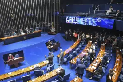 Senado Aprova PNE com Medidas Polêmicas e Lula Pode Sanar!