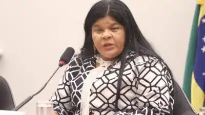 Ministra Sonia Guajajara Hospitalizada: Situação de Saúde Urgente em São Paulo!