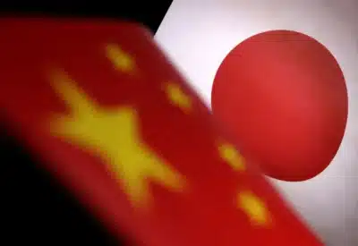 China explode em protesto: oficial japonês invade embaixada em ato chocante!