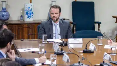 Lula e Guido Valentim se encontram em Brasília para discutir estratégias econômicas em 2026