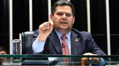 STF Decide o Destino da CPMI do INSS: Mendonça em Risco!