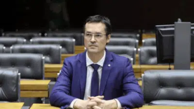 Moro e Dallagnol lançam ataques contra STF e Lula na corrida eleitoral paranaense!