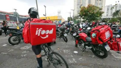 Governo lança medida ousada: Entregadores terão R$ 10 por viagem!