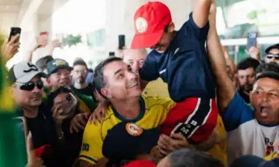 Flávio Bolsonaro lança discurso impactante na Nordeste, focando em mulheres e futuro do Brasil!