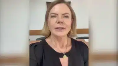 Gleisi Hoffmann Ataca Campos Neto: Revelações Explosivas no Escândalo Master!