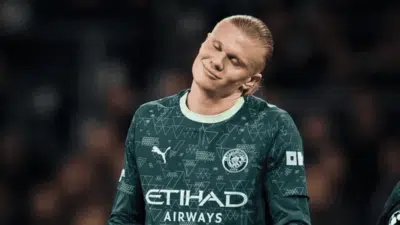 Erling Haaland doa livro de R$ 700 mil à biblioteca de sua infância!