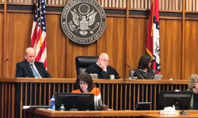 Arkansas em crise: Lei que impunha Dez Mandamentos em escolas é declarada inconstitucional!