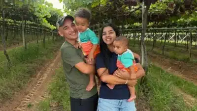 João Gomes e Ary Mirelle exibem luxuosa casa em Pernambuco com os filhos!