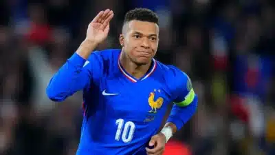 Mbappé: Recuperação Completa e Plano de Ataque na Copa do Mundo de 2026!