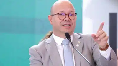 Lula muda estratégia na SRI: Busca nome para substituir ministra e mira no Centrão!