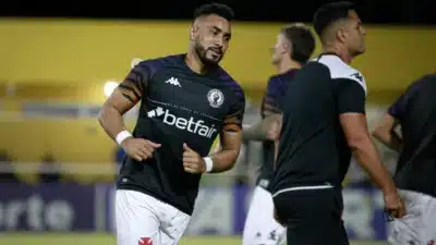 Dimitri Payet Desliga Botões: Legado de 20 Anos de Carreira e Emoção no Marseille