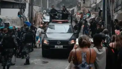 Operações na Maré: 23 Anos de Violência, Mortes e Crise Educacional Revelados