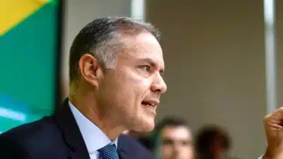 Caminhoneiros em Greve: Renan Alerta e Medidas Drásticas do Governo!