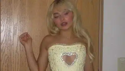 Sabrina Carpenter Bomba o Mundo com Corsets: Tendência Fashion e Surpresa!