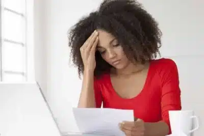 Mulheres Lideram Inadimplência no Brasil: Alerta da Serasa em 2026!