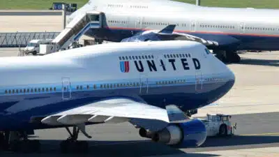 United Airlines Responde Aumento do Petróleo com Cortes Drásticos em Voos!