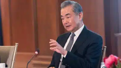 China e Reino Unido Urgem Encerramento da Guerra no Irã em Diálogo Urgente!