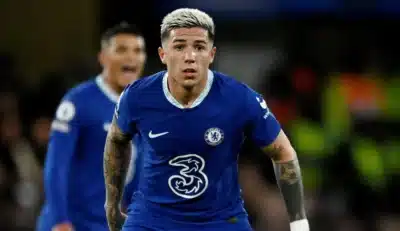 Enzo Fernandez Chocado: Chelsea Age e Afasta Jogador Após Revelação Surpreendente!