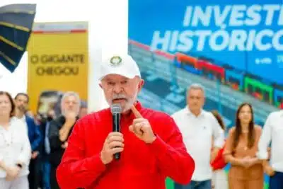 Lula rebate críticas e Pix desafia gigantes financeiros globais!
