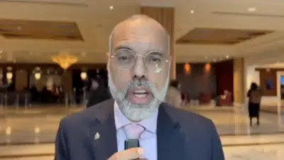 Jornalista critica Deputado Federal em rede social: “Ele é MAU CARÁTER!”