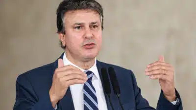 Lula muda ministro da Educação: Barchini assume com estratégia eleitoral!