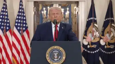 Trump lança ataque massivo ao Irã e desafia controle do Estreito de Ormuz!