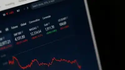 Tensão no Oriente Médio afeta petróleo e bolsas asiáticas em 9 de abril de 2026