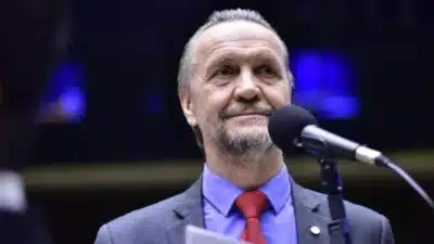 Líder do PT pressiona Congresso: Proibição de apostas ou taxação? Saiba mais!