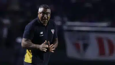 Roger Machado Ignora “Gatilho” Polêmico Após Vitória Contra o Cruzeiro!