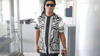 Ronaldinho Gaúcho e Irmão: Envolvimento em Caso Policial Surpreende no Paraguai!