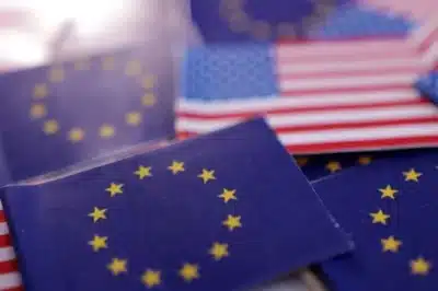 União Europeia em Crise: Trump Ameaça com Tarifas e Destrói Acordo Comercial!