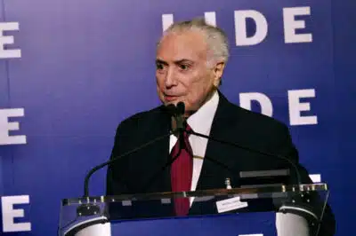 Michel Temer elogia economia e cobra mais recursos para municípios em Congresso da APM