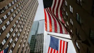 Trump Surpreende: Queda Drástica em Pedidos de Auxílio-Desemprego nos EUA!