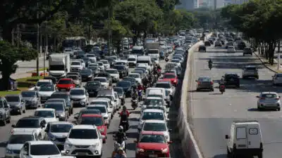 São Paulo: Rodízio Suspende Atividades e Trânsito Ferve no Feriado!