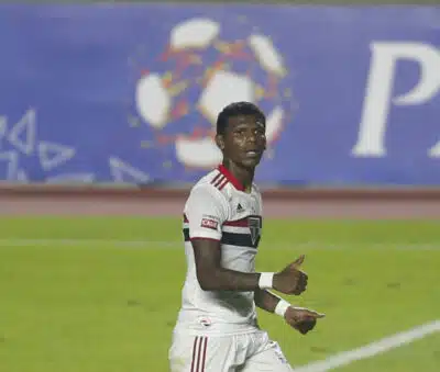 Arboleda Sumiço: Zagueiro do São Paulo Desaparece e Cria Caos na Tarde de Sábado!