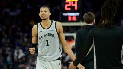 Wembanyama Explode! 41 Pontos e 18 Rebotes Levam Spurs à Décima Vitória!